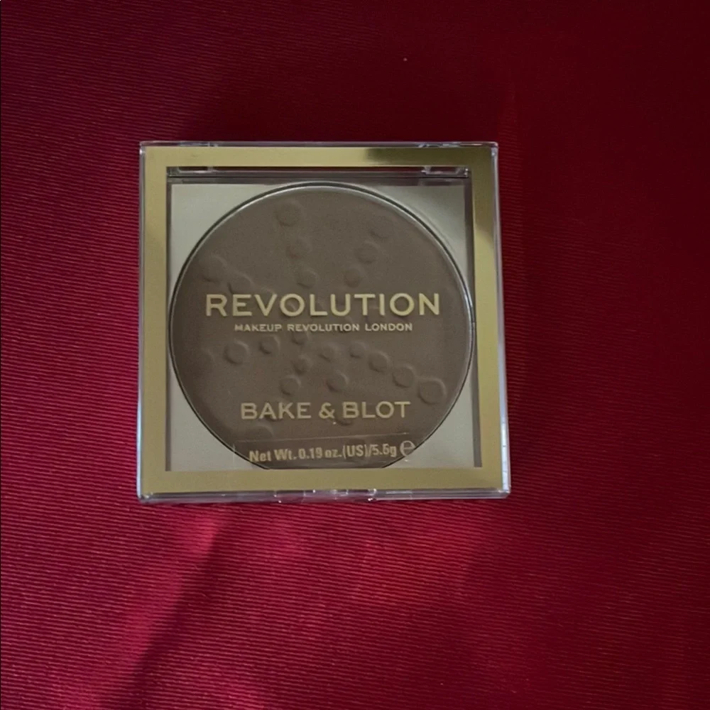 Revolution Makeup Bake & Blot Powder Set